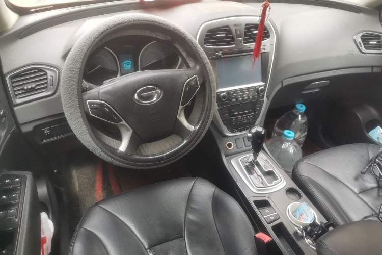 Used GAC Trumpchi GS5 2012 2.0L Automatic Two-Wheel Drive Luxury Edition Center Console