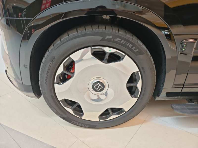 Used Zeekr 9X 2025 Hyper Edition 70kWh — 22