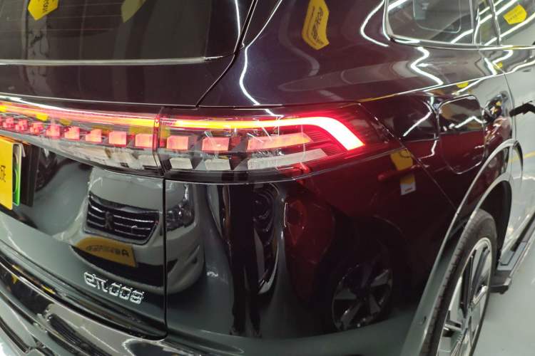 Used Dongfeng eπ eπ008 2025 210Max Range-Extended Version 5 Seats Exterior 3