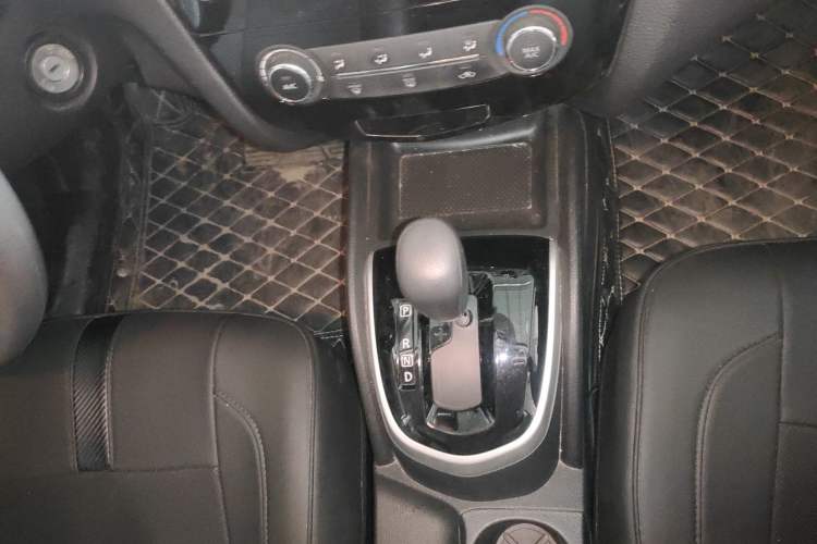 Used Nissan Qashqai 2017 2.0L CVT Elite Edition China V Standard Gear Lever