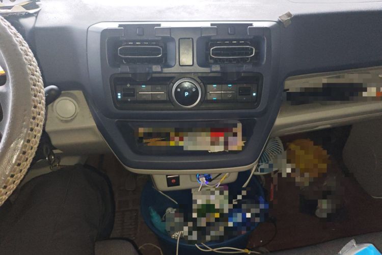 Used SRM New Energy E3 2025 Fudi 310KM Practical Passenger Vehicle