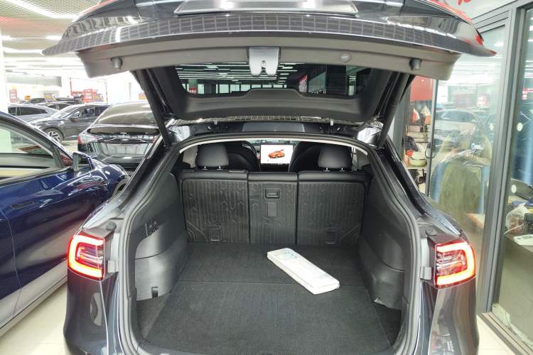 Used Tesla Model Y 2024 Rear-Wheel-Drive Version Trunk