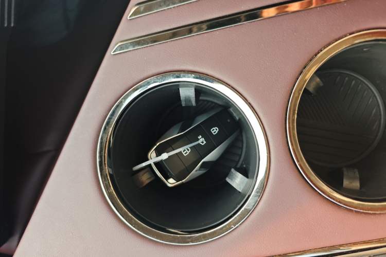 Used SOL X8 PLUS 2023 1.5 TGDI DCT ZhiShang Edition 7-Seater