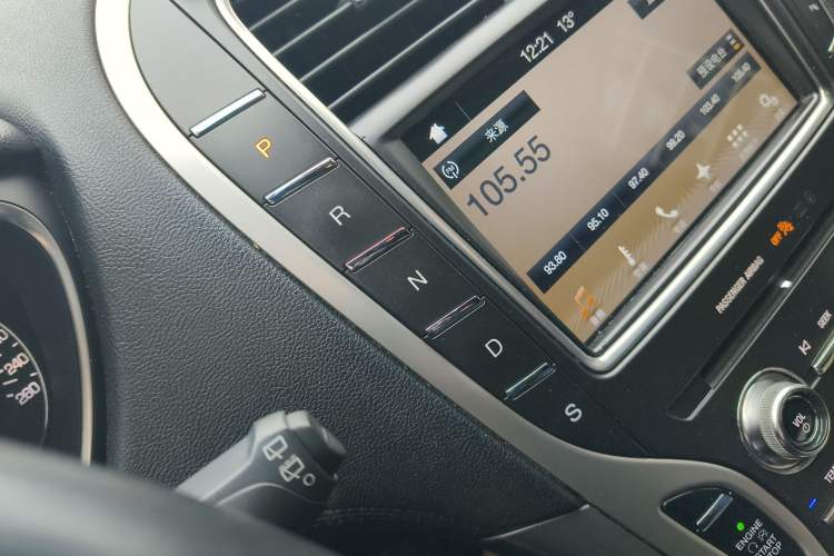 Used Lincoln MKX 2018 2.0T Two-Wheel Drive Deluxe Edition Gear Lever