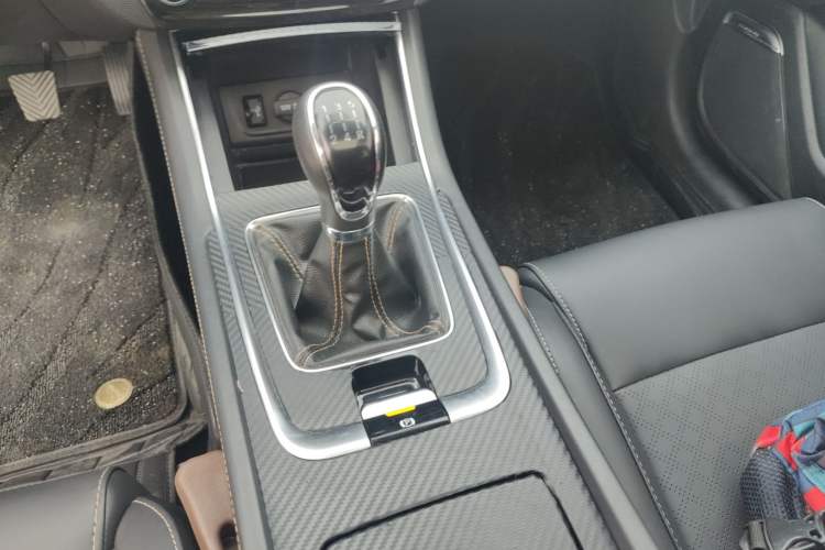 Used Changan Eado 2019 High-Energy Edition 1.6L GDI Manual Pioneer Model China VI Standard