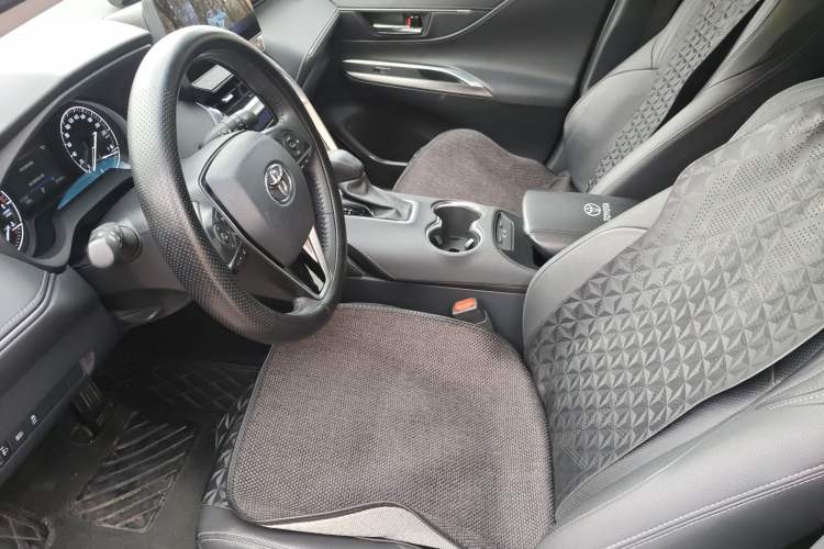 Used Toyota Harrier 2023 2.0L CVT Two-Wheel Drive Luxury Edition Left Front Seat