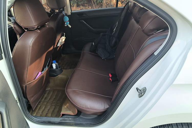 Used Volkswagen Jetta 2013 1.6L Manual Fashion Edition