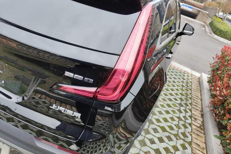 Used Cadillac XT4 2021 28T Two-Wheel Drive Leading Version
