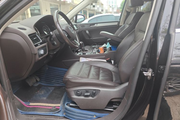 Used Volkswagen Touareg 2018 3.0 TSI Glory Collection Edition Left Front Seat