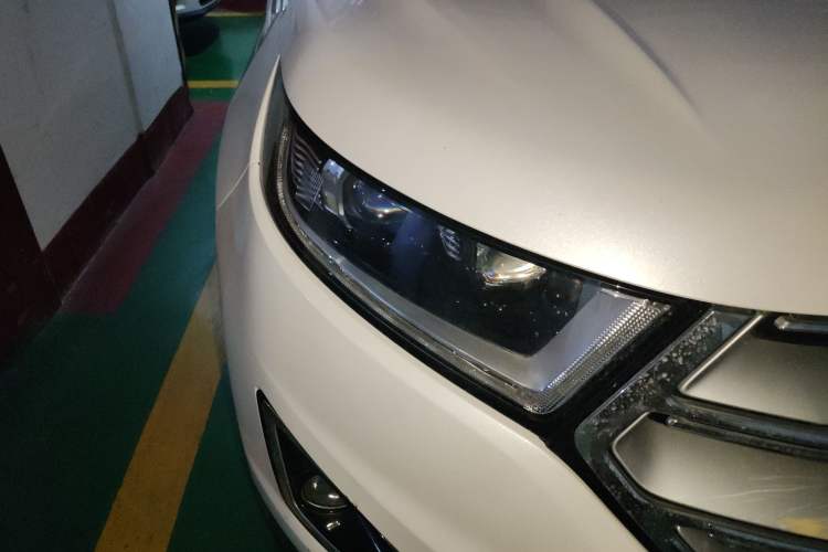 Used Ford Edge 2016 EcoBoost 245 Two-Wheel-Drive Titanium 7-Seater
