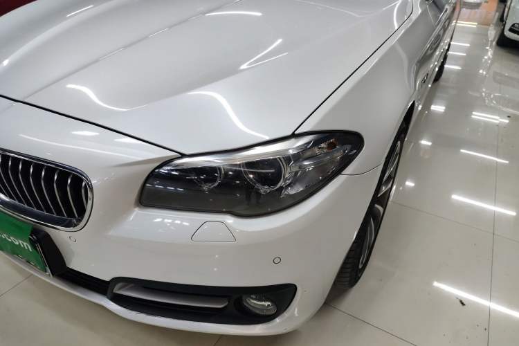 Used BMW 5 Series 2014 528Li Leading Model
