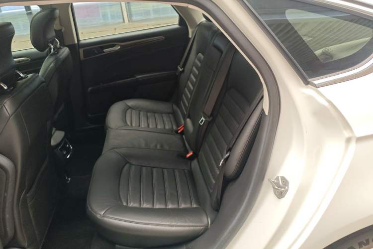 Used Ford Mondeo 2013 2.0L GTDi 200 Fashion Edition Left Rear Seat