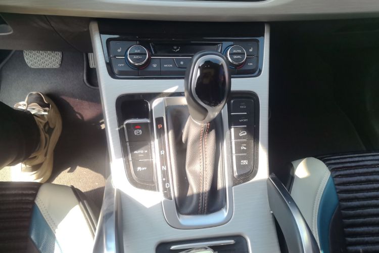 Used Geely Auto Emgrand X7 Sport 2018 1.8TD Automatic All-Wheel-Drive ZhiZun Model with 4G Connectivity