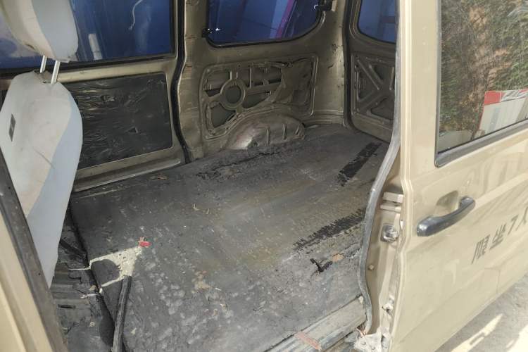 Used Wuling Rongguang 2015 1.2L S Base Model CNG Left Rear Seat