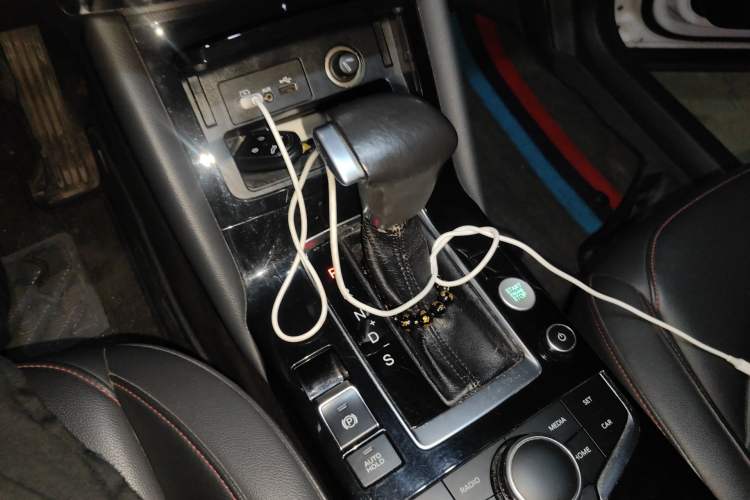 Used BORGWARD BX5 2017 20TGDI Automatic Two-Wheel Drive Pioneer Edition Gear Lever