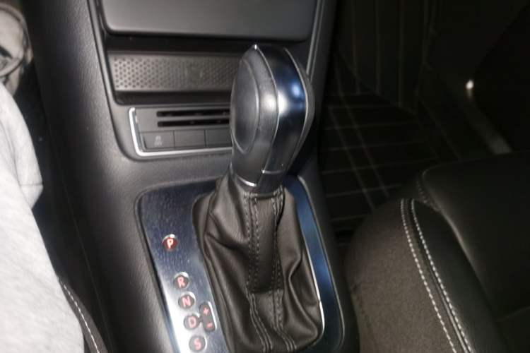 Used Volkswagen Tiguan L 2017 300TSI Automatic Two-Wheel Drive Silk Road Comfort Edition