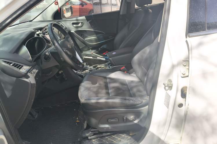 Used Hyundai Santa Fe 2015 2.0T Automatic All-Wheel Drive Smart Version 5 Seats