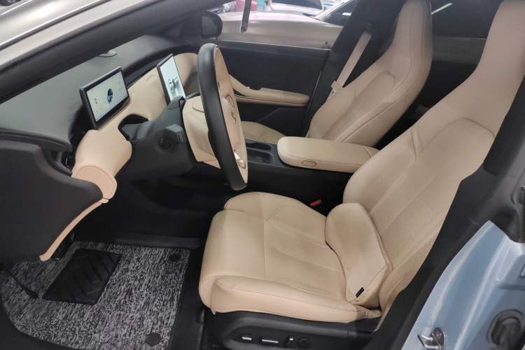 Used Nio ET5 2022 75 kWh Left Front Seat