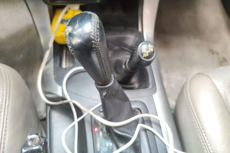 Used Toyota Prado 2004 GX 2.7 Automatic Model Gear Lever
