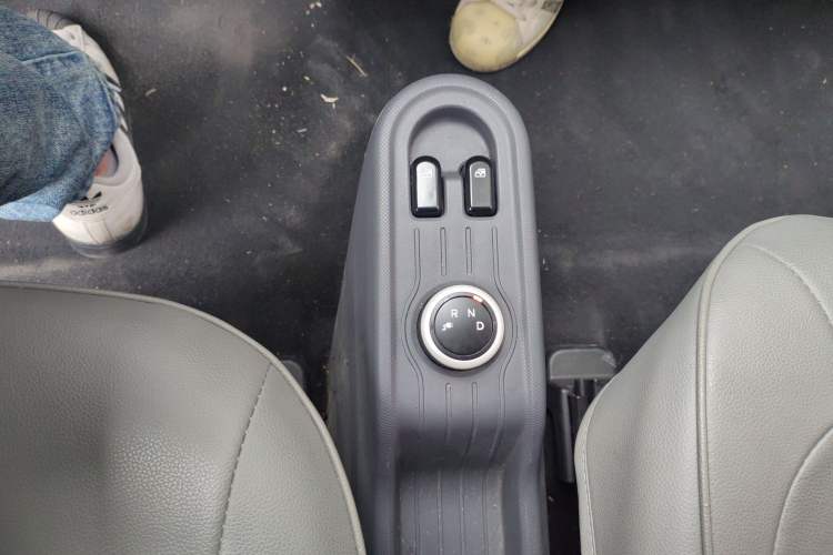 Used Wuling Hongguang MINIEV 2021 Macaron Premium Model – Lithium Iron Phosphate Gear Lever