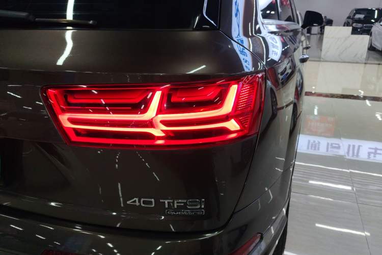 Used Audi Q7 2018 40 TFSI Comfort Model