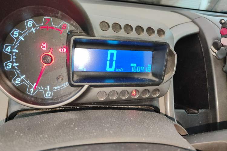 Used Chevrolet Aveo Sonic 2011 Sedan 1.4L MT SL