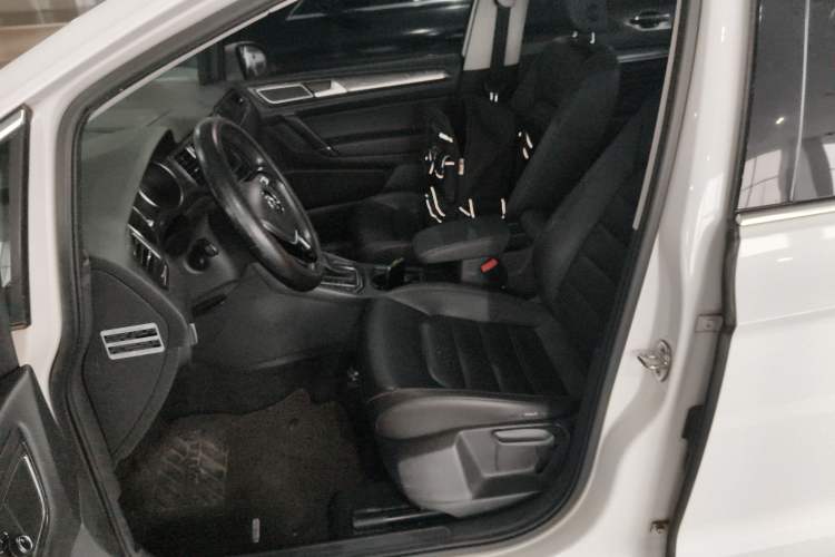 Used Volkswagen Golf Sportsvan 2016 230TSI Automatic Luxury Version