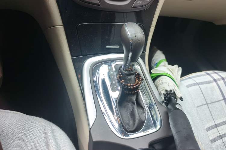 Used Buick Regal 2015 2.0L Leading Fashion Edition