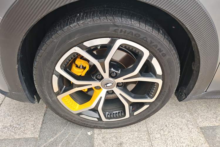 Used ORA Good Cat GT 2023 Mulan Edition 401km Prestige Version Left Front Wheel Hub