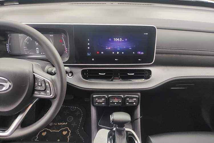 Used GAC Trumpchi GS3 2021 POWER 270T Automatic Luxury Edition Audio And AC Panel