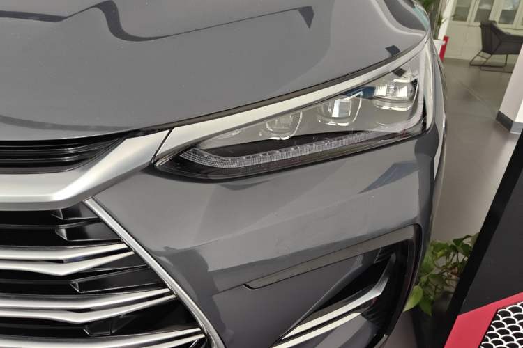 Used BYD Tang New Energy 2021 DM-i 112KM Prestige Model Left Front Headlight