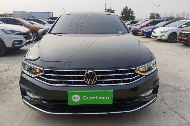 Used Volkswagen Magotan 2025 Zhongxiang Version 330TSI DSG Luxury Edition