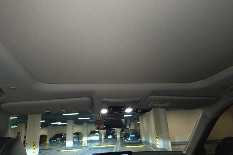 Used Honda Breeze 2023 240TURBO Two-Wheel-Drive Luxury PRO 7-Seater