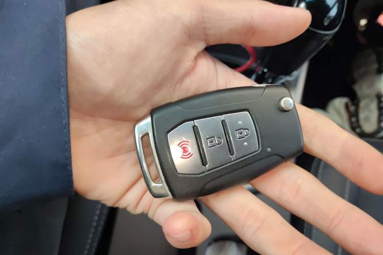 Used SsangYong Tivoli 2016 1.6L Gasoline Two-Wheel Drive Automatic Luxury Edition
