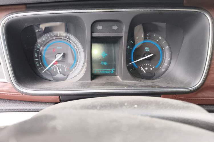 Used Buick GL8 2014 3.0L XT Luxury Business Flagship Edition Odometer Close Up