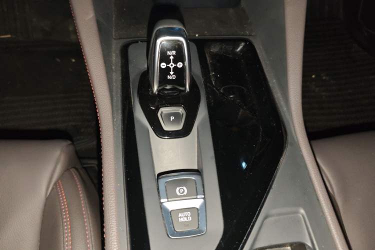 Used Lynk & Co 02 2021 1.5TD DCT Two-Wheel Drive Champion Edition Gear Lever