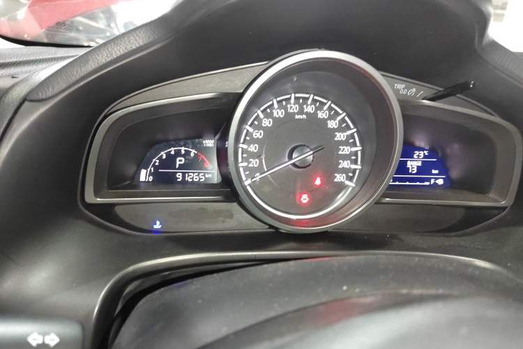 Used Mazda 3 Axela 2017 Hatchback 1.5L Automatic Luxury Model Emission Standard China V
