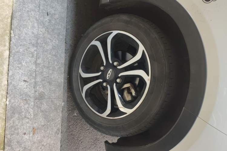 Used Chery Little Ant 2021 150 000 Yuan Ant Fan Edition New Ant Cool Version Lithium Iron Phosphate Right Front Wheel Hub