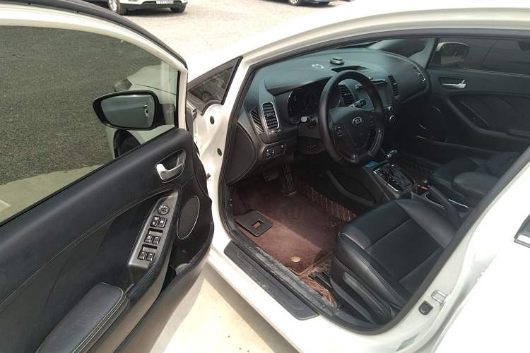 Used Kia K3 2016 1.6L Automatic GLS Driver Seat