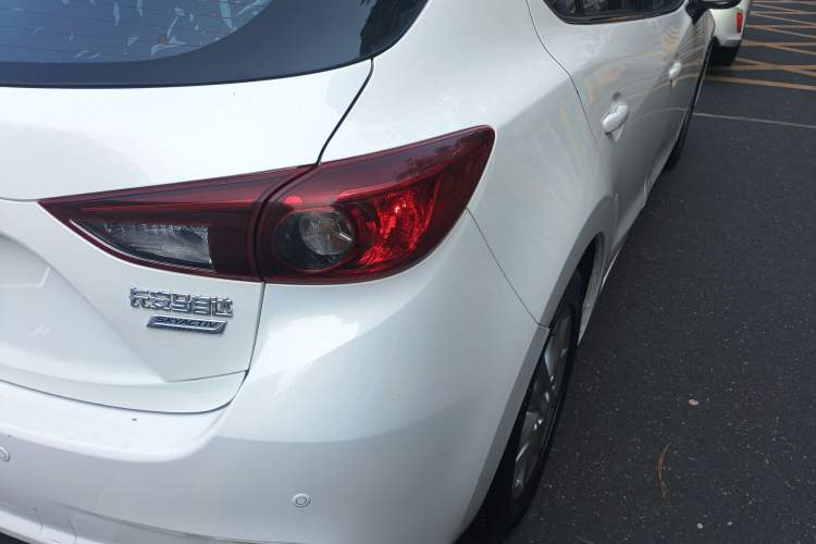 Used Mazda 3 Axela 2017 Hatchback 1.5L Automatic Comfort Model Emission Standard China V