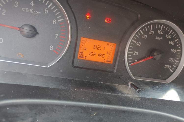 Used FORTHING Lingzhi 2013 M3 1.6L 7-seat Standard Model
