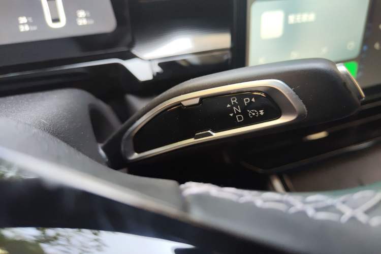 Used Livan 7 2023 605 km ZHU FENG Gear Lever