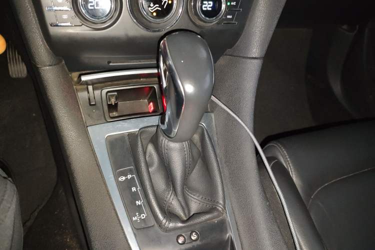 Used DS 5LS 2014 1.6T Elegant Version THP160
