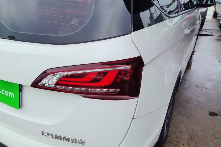 Used Baojun 730 2019 1.5T CVT Flagship Model 7 Seats China VI Emission Standard
