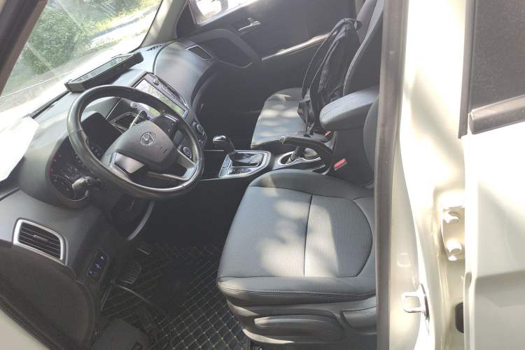 Used Hyundai ix25 2015 1.6L Automatic Two-Wheel Drive Smart GLS Trim Left Front Seat