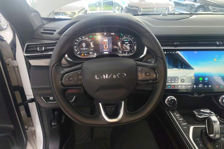 Used Lynk & Co 05 2023 2.0TD Two-Wheel Drive Shine Halo