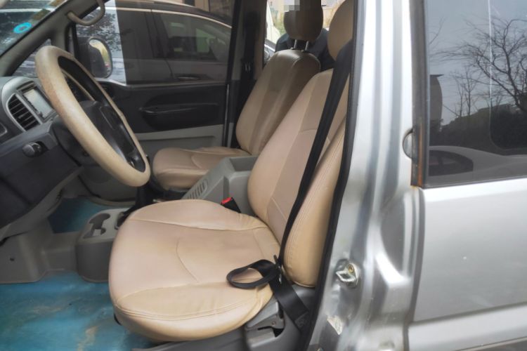 Used FORTHING Lingzhi 2015 M3 1.6L 7-Seater Luxury Model
