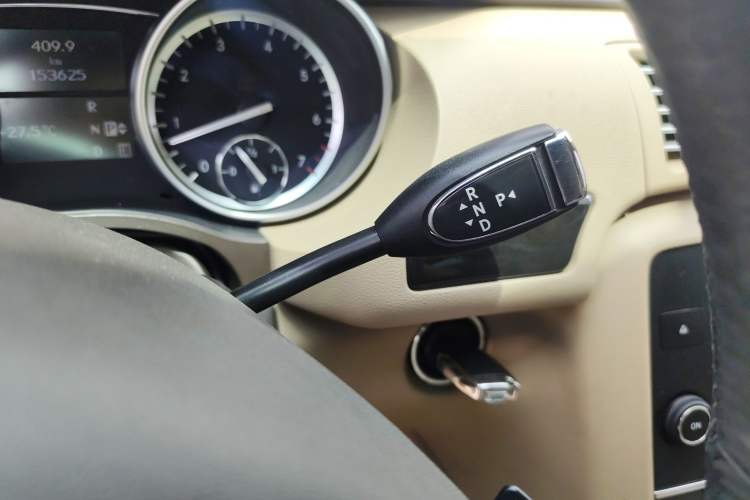 Used Mercedes-Benz R-Class 2014 R 320 4MATIC Luxury Model
