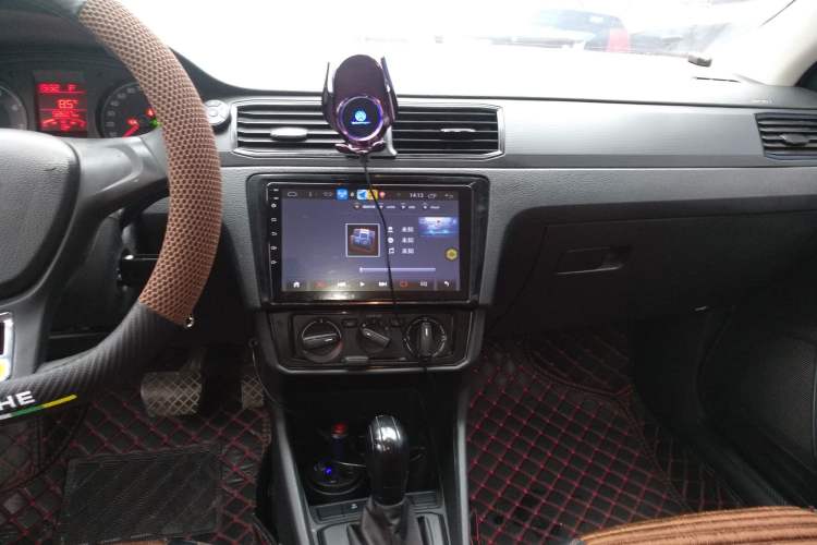 Used Volkswagen Santana 2018 1.5L Automatic Fashion Edition Audio And AC Panel