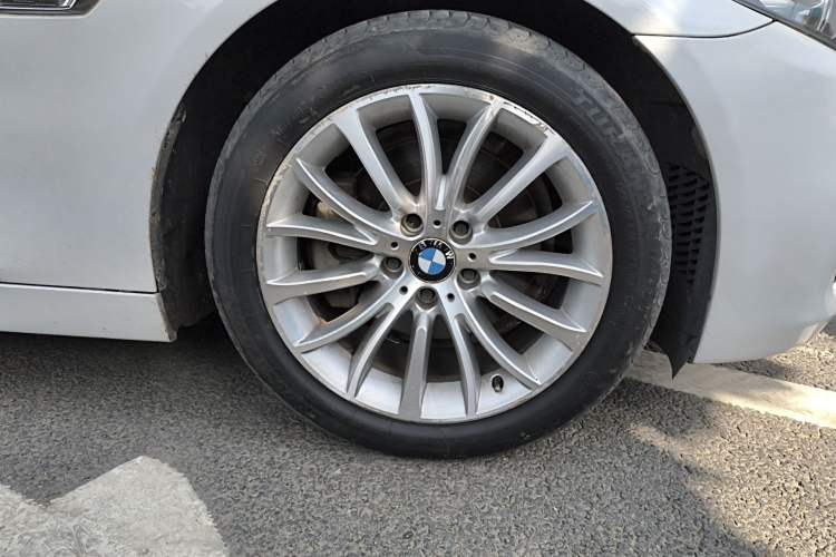 Used BMW 5 Series 2014 525Li Luxury Design Package
